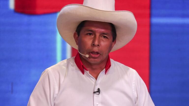 Presidente Pedro Castillo aceptó la renuncia del ministro de Educación