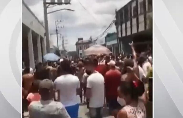Inéditas y masivas manifestaciones en Cuba: Miles de personas salieron a las calles a protestar contra el gobierno