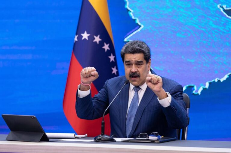 Maduro hace cambios en su gobierno y sustituye a Jorge Areaza como canciller