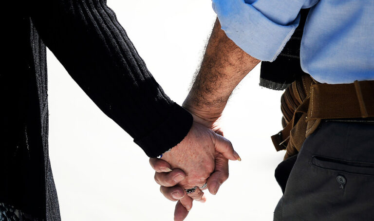 Bono Bodas de Oro: Cómo obtener y solicitar el beneficio para parejas con 50 años de matrimonio