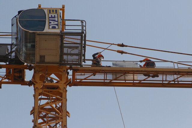 La mitad de los trabajadores en Chile recibió un sueldo igual o menor a $420 mil en 2020