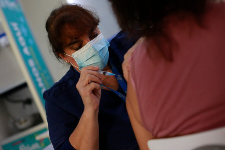 Calendario de vacunación: Rezagados de primera dosis pueden asistir este martes