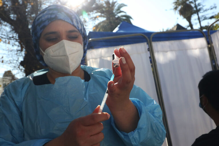 Calendario de vacunación: Rezagados mayores de 18 años se pueden inocular este lunes