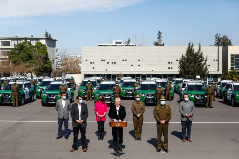 Para fortalecer la presencia de las policías: Presidente Piñera entregó 666 vehículos a Carabineros
