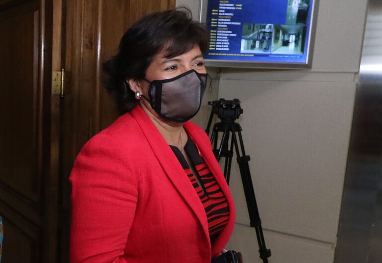 Yasna Provoste renunció a la presidencia del Senado