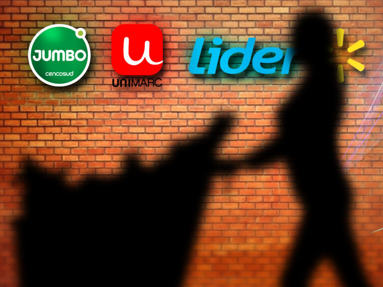 Sernac anuncia demanda colectiva contra Walmart y SMU por colusión en precio del pollo