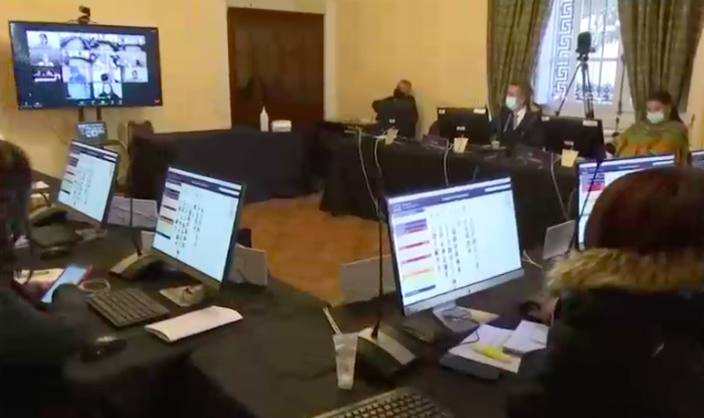 Grupo de convencionales acusa falta de espacio y piden al Senado habilitar otros salones del ex Congreso