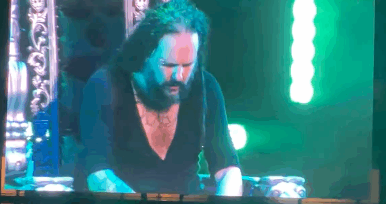 Consecuencias del COVID-19: Vocalista de Korn tuvo que cantar sentado y con máscaras de oxígeno