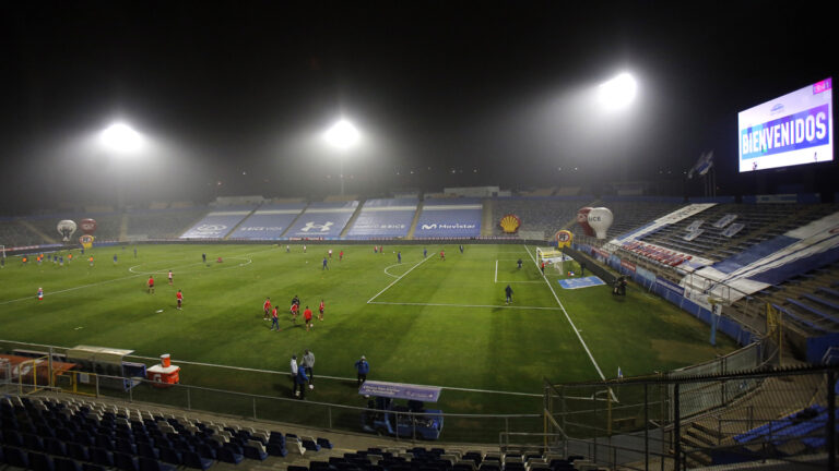 Autorizan retorno del público a los estadios Santa Laura, San Carlos y Municipal de La Cisterna