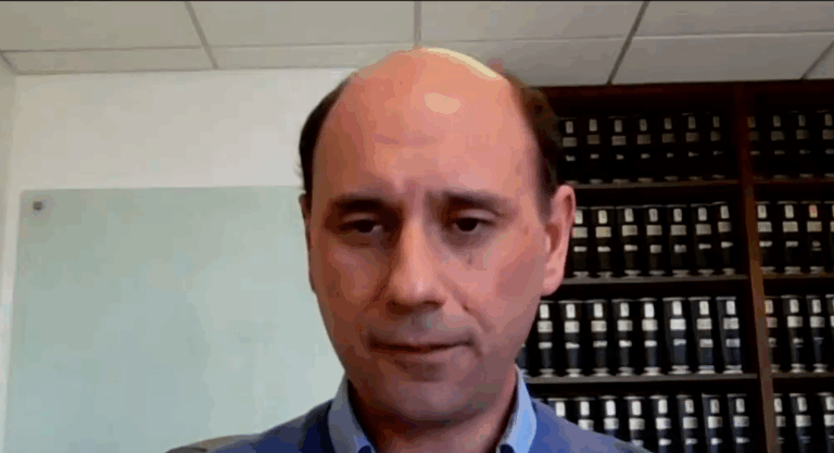 Juan Guzmán por proyecto de royalty minero: 