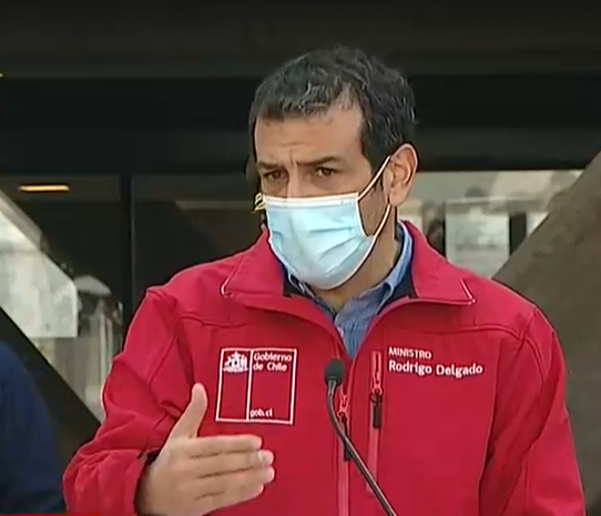 13 detenidos tras manifestaciones en Plaza Baquedano: Ministro Delgado llamó a no normalizar la violencia