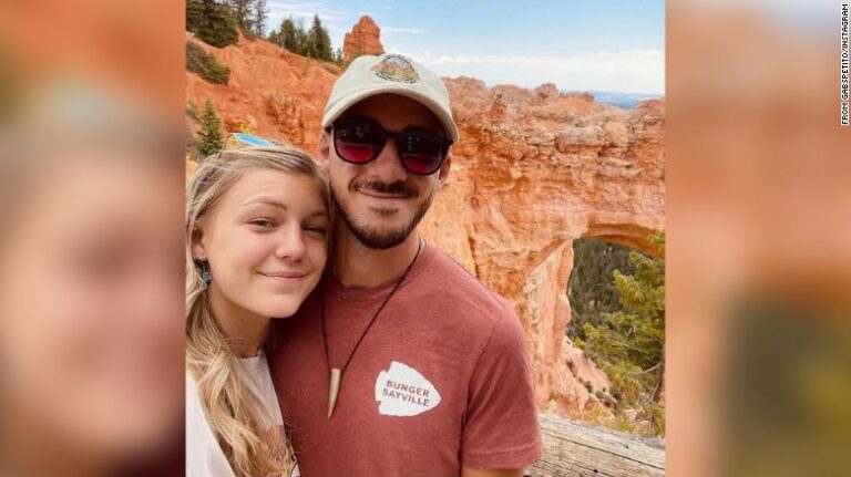 Emiten orden de arresto federal contra Brian Laundrie, el prometido de Gabby Petito