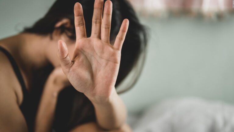 Mujeres agredidas sexualmente tienen mayor riesgo de desarrollar un daño cerebral, según estudio
