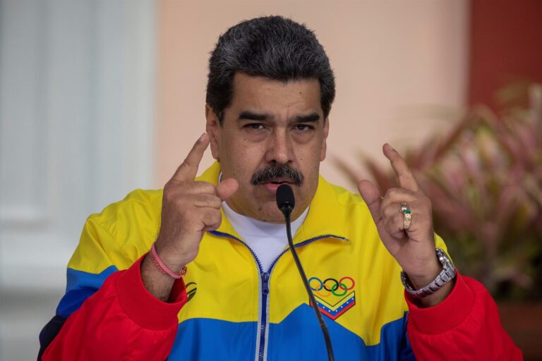Nicolás Maduro afirmó que Iván Duque planea 