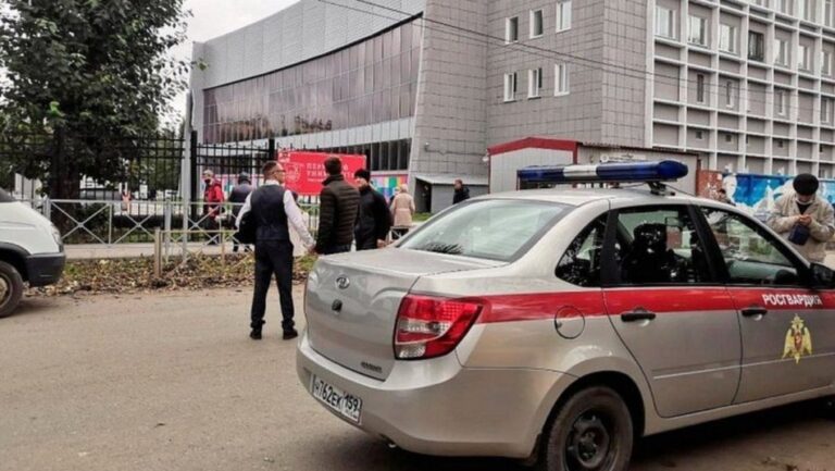 Al menos 8 muertos y 24 heridos en un tiroteo en una universidad de Rusia