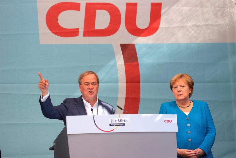 Angela Merkel realiza último acto en apoyo a Armin Laschet: 