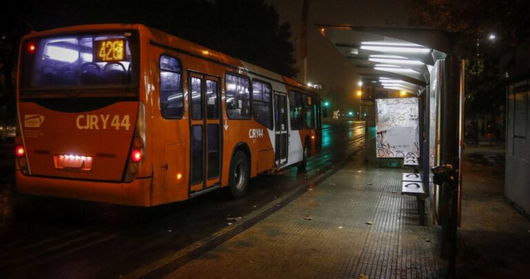 Fin del toque de queda: Transporte Público en la RM retomará recorridos nocturnos desde el viernes
