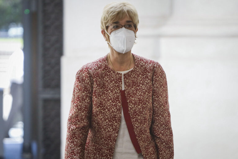 Senadora Ebensperger por situación migratoria: 