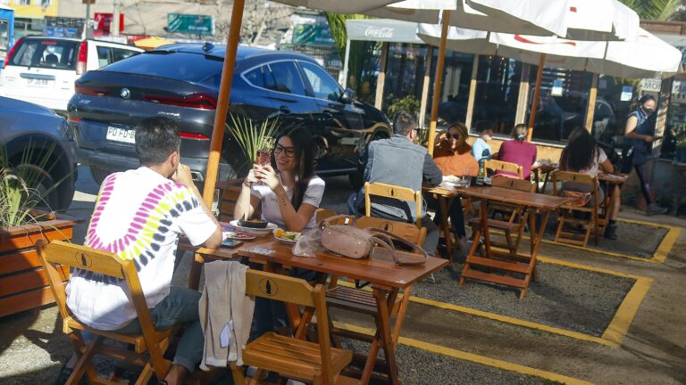 “Ya no estaba cumpliendo una función sanitaria”: Asociación de Gastronomía celebró el fin del toque de queda