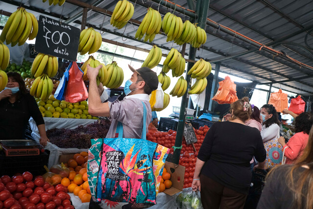 IPC subió un 0,4% durante agosto: Destacan alzas en vivienda y servicios básicos