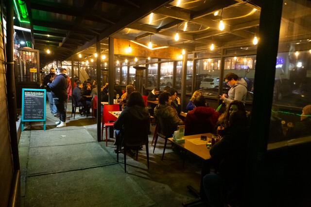 Hoy se terminó el toque de queda: Revisa los nuevos horarios del transporte y el comercio