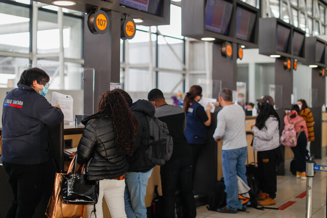 Cambios al Plan Fronteras Protegidas: Permite ingreso a extranjeros vacunados y reduce cuarentena con Pase de Movilidad