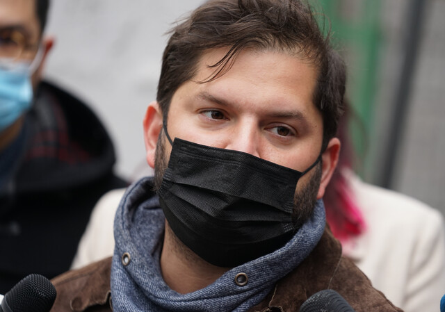 Boric valora que Mulet baje su candidatura: “Pregúntense si el señor Moreira hubiese hecho algo así