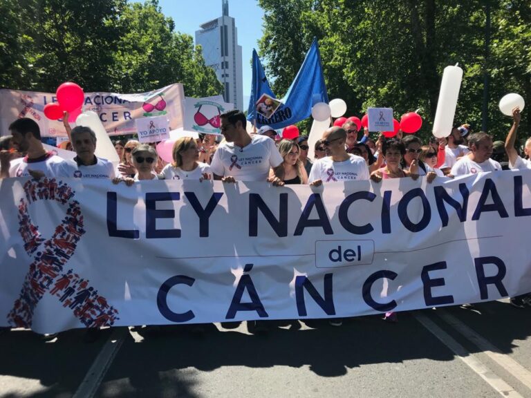 Agrupaciones oncológicas sobre Rodrigo Rojas Vade: 