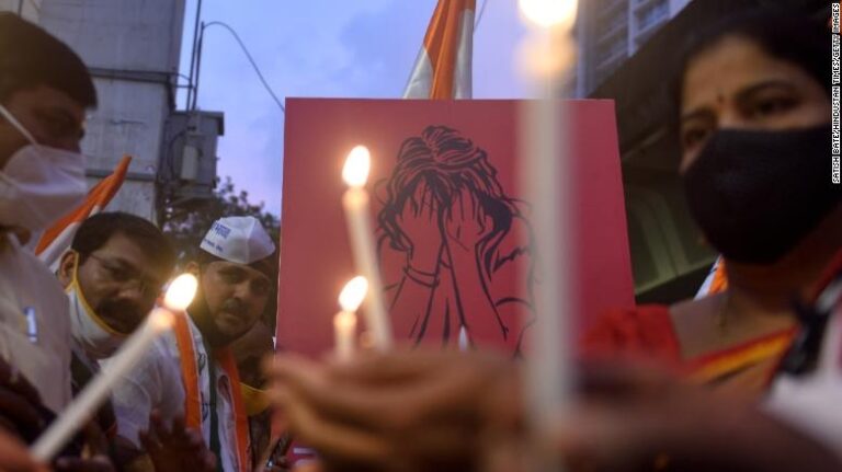 Detienen a 26 hombres acusados de violar en grupo a una niña de 15 años en repetidas ocasiones en India