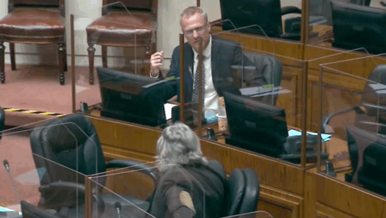 Entre acusaciones de complicidad e idolatría: Kast y Navarro se enfrentaron en torno a la crisis migratoria