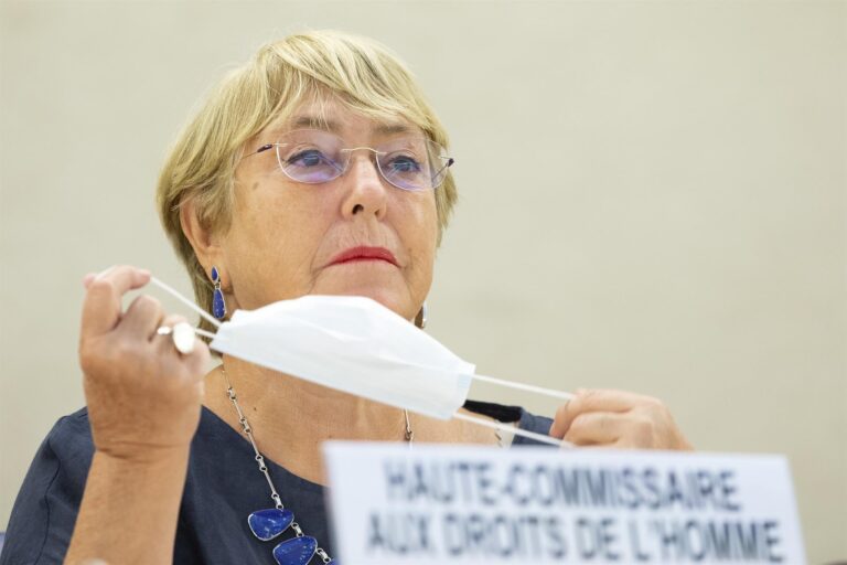 Bachelet pide levantar sanciones sectoriales contra Venezuela: “Se está limitando aún más el acceso a servicios básicos”