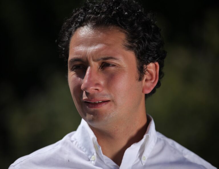 Declaran admisible la querella presentada por Diego Ancalao por firmas falsas