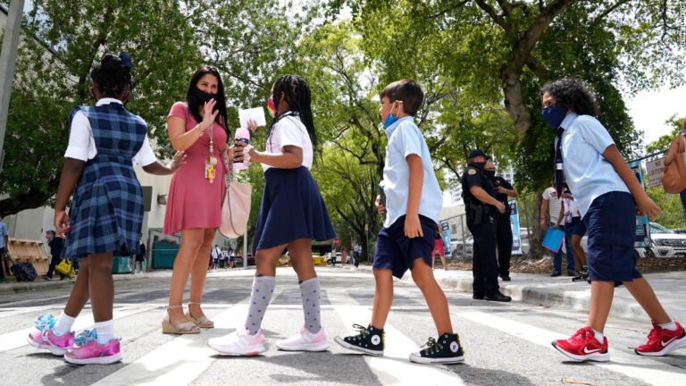 Tras fallo de tribunal a favor del gobernador: Las mascarillas ya no serán obligatorias en las escuelas de Florida