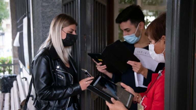 Italia solicitará un pase verde de COVID-19 para los trabajadores