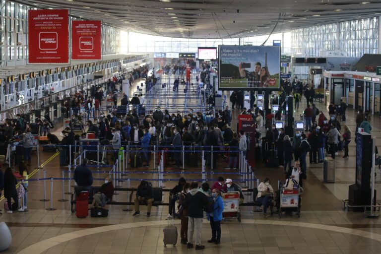Cambios al Plan Fronteras Protegidas: Personas vacunadas y con PCR negativo podrán terminar antes la cuarentena