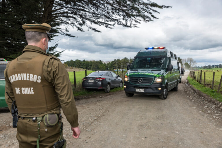 Seis carabineros resultaron lesionados tras enfrentamiento en Máfil: Uno quedó con una herida ocular grave