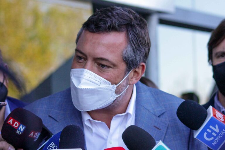 Comando de Sebastián Sichel tras caída del candidato en los sondeos: “Las encuestas son una foto del momento