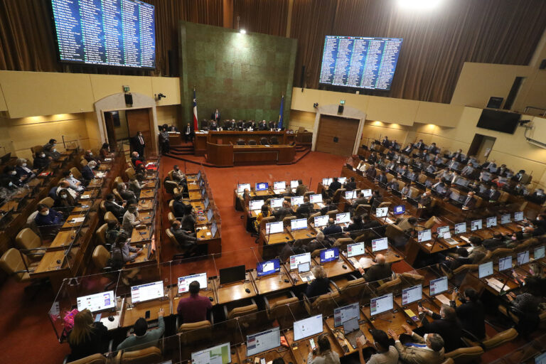 Dos oficialistas y tres opositores: Estos son los diputados que revisarán la acusación contra Piñera