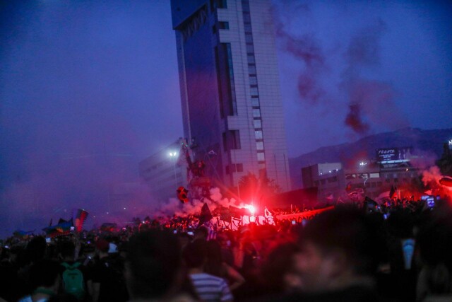 Jornada de manifestaciones por el 18-O termina con hechos de violencia en distintos lugares del país