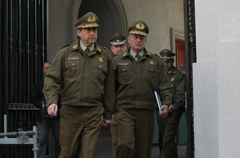 Gustavo González Jure: Corte de Apelaciones revocó prisión preventiva de ex general director de Carabineros