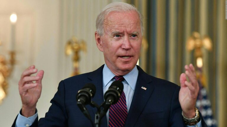 Intérprete afgano que ayudó a rescatar a Joe Biden en 2008 salió de Afganistán