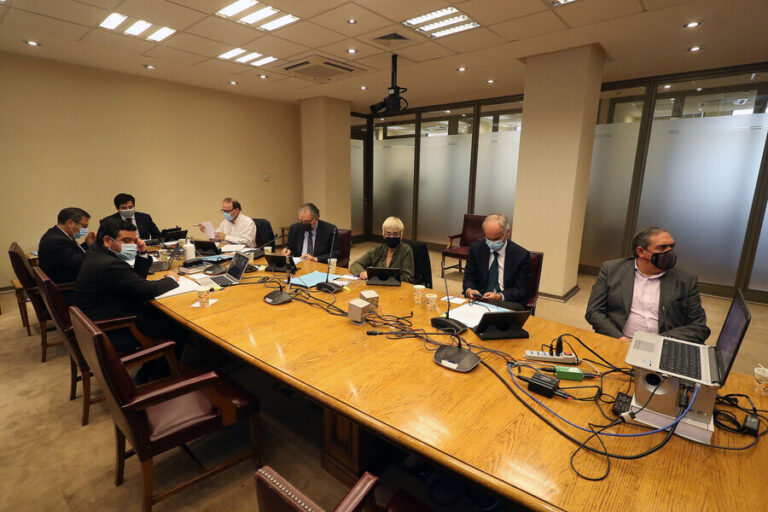 Cuarto retiro: Comisión de Constitución aprueba en general el proyecto del 10% de las AFP