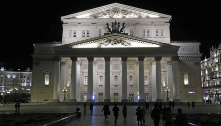 Artista del Teatro Bolshoi muere en accidente en el escenario durante la ópera