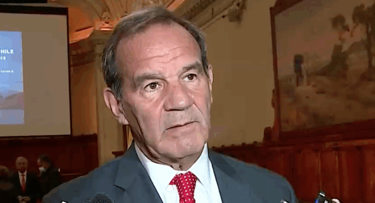 Ministro Allamand criticó revisión de tratados internacionales propuesta por el comando de Boric