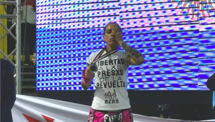 Tras rechazar ayuda de Luksic: Macarena “La Maquinita” Orellana ganó medalla de plata en Mundial de Kickboxing
