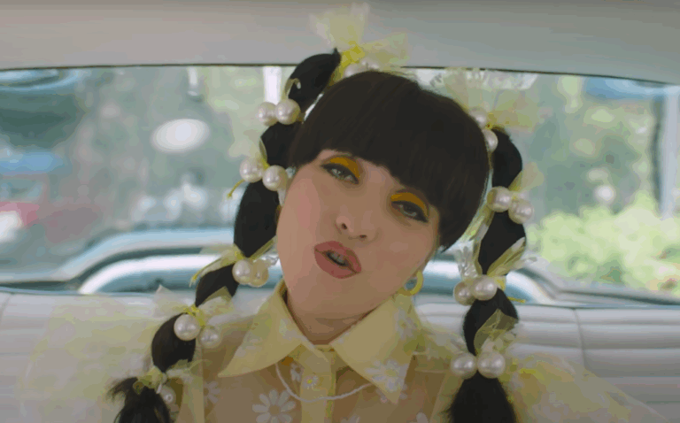 Mon Laferte debuta en inglés y refleja las sensaciones de su primer embarazo en el nuevo disco 