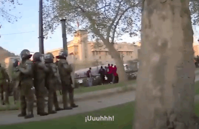 “Bien, uno menos”: Revelan videos de la reacción de carabineros tras caída de joven al Mapocho