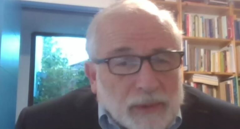 Senador Carlos Montes sobre el cuarto retiro: 