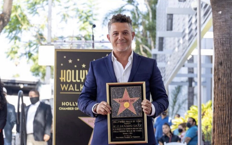 Alejandro Sanz recibió su estrella en el paseo de la fama en Hollywood y agradeció a sus fanáticos por 