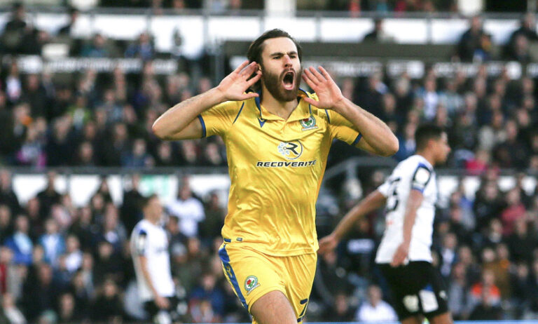 Intratable: Ben Brereton marcó un doblete en 20 minutos para la victoria del Blackburn Rovers